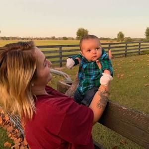 Meet your Posher, Carissa